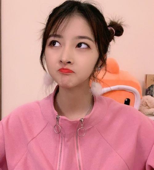 次惑小仙女加入微博3年,仅关注1位男明星,看清是谁后:眼光真好