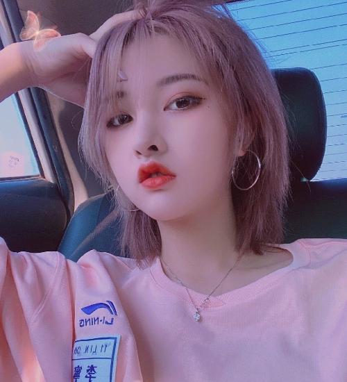 次惑小仙女加入微博3年,仅关注1位男明星,看清是谁后:眼光真好