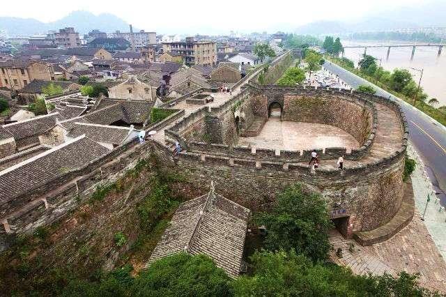 浙江的台州府城墙被称为“江南八达岭”,它的长度仅有6公里
