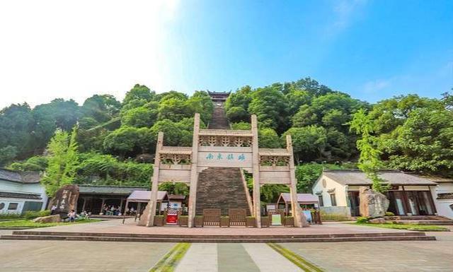 浙江的台州府城墙被称为“江南八达岭”,它的长度仅有6公里