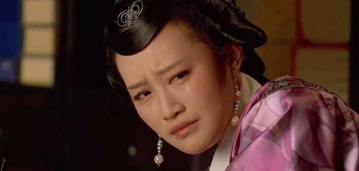 甄嬛传: 果郡王连娶2妻, 大醉宿浣碧的屋里, 2人“圆房”了吗?