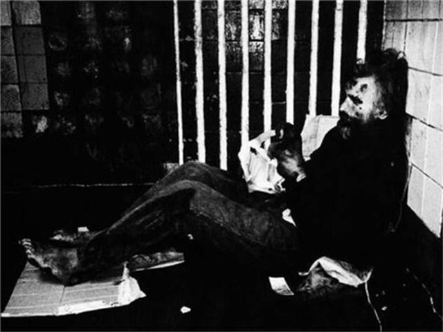 直击苏联解体后俄罗斯人流落街头各种惨状老照片