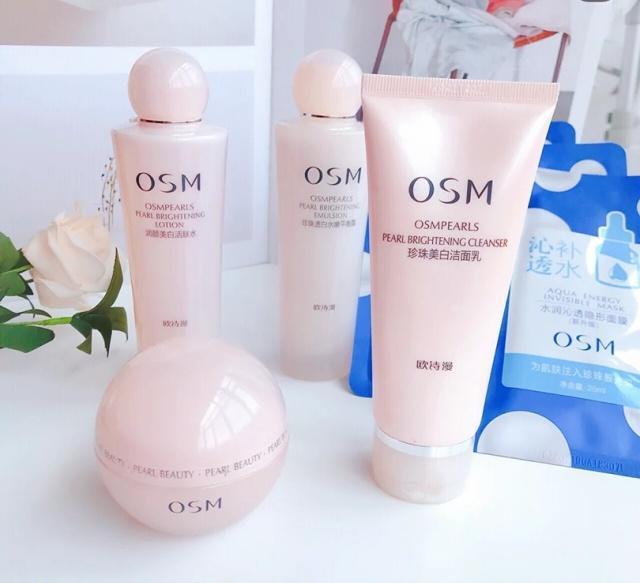 国货水乳测评：宿系之源无添加，温碧泉八杯水补水效果好！