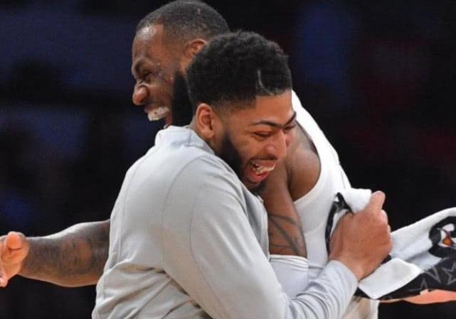 浓眉哥交易发生变故，湖人很可能失去第三巨头，球迷：鹈鹕真狠