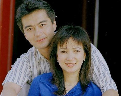 54岁何晴美人比许晴大四岁, 自然的脸就是不同!