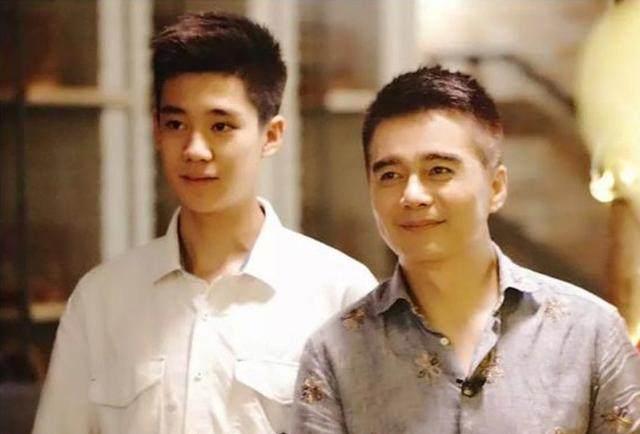 54岁何晴美人比许晴大四岁, 自然的脸就是不同!