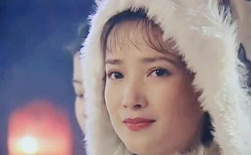 54岁何晴美人比许晴大四岁, 自然的脸就是不同!