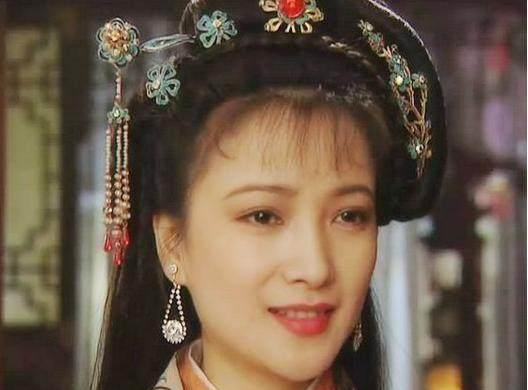 54岁何晴美人比许晴大四岁, 自然的脸就是不同!