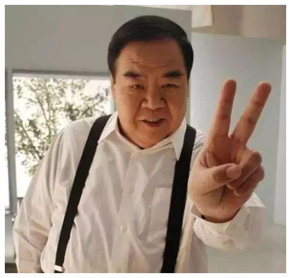 26岁是140磅型男！68岁“肥猫”解画当年暴肥原因：半年胖了50磅