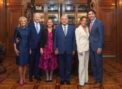 ​北美峰会太太团亮相！美国夫人被拜登搂着惊艳了，加拿大夫人性感