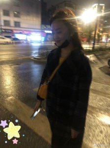 ​林妙可罕晒近照，穿着时尚网红范足！这次终于有了20岁女孩的模样