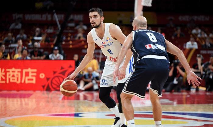 赢也是输！希腊7分胜捷克，字母哥5犯罚下，无缘8强席位！