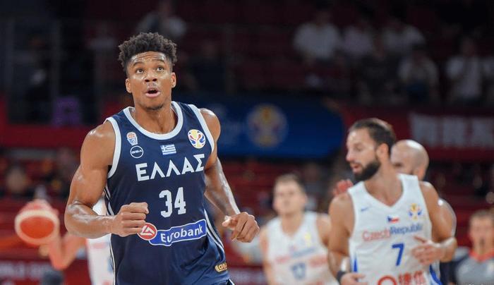 赢也是输！希腊7分胜捷克，字母哥5犯罚下，无缘8强席位！