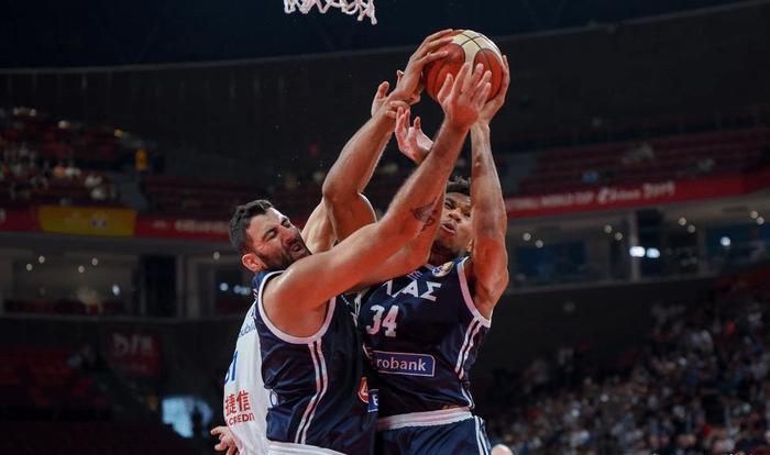 赢也是输！希腊7分胜捷克，字母哥5犯罚下，无缘8强席位！