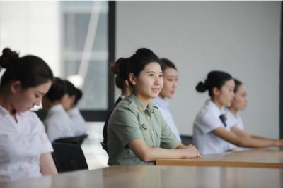 ​军队文职面试时怎样的自我介绍 考官听完会心有所属！