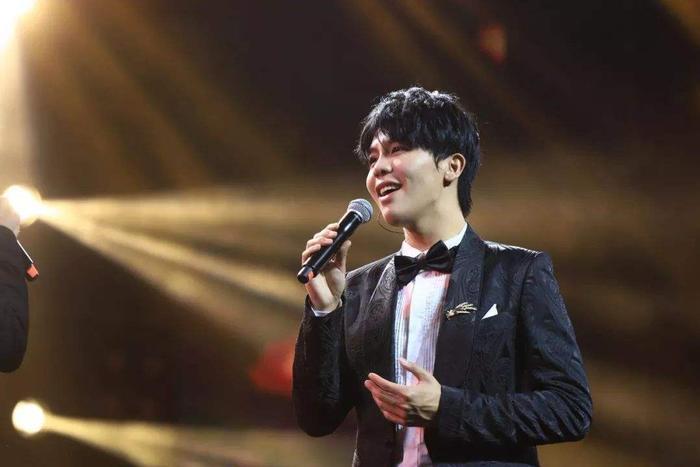 高天鹤指责贾凡失误，又下场手撕贾凡粉丝？梅溪湖乌托邦破裂了