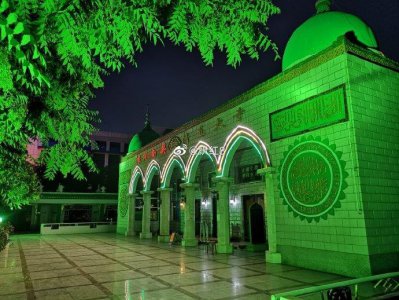 ​银川南关清真寺坐落在银川市兴庆区玉皇阁南街西侧，始建于明朝末年