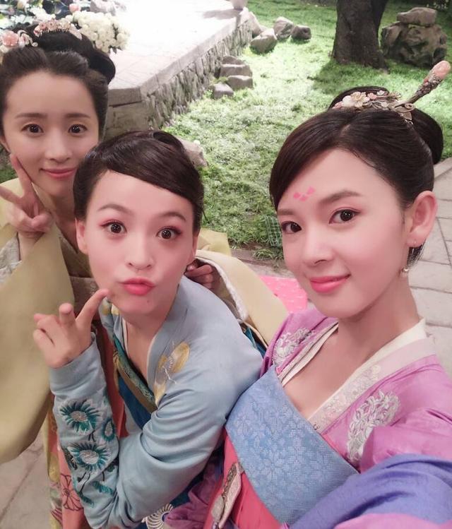 柜中美人：陈瑶古装造型美出天际，而女主的黄脸婆加兔牙造型超丑