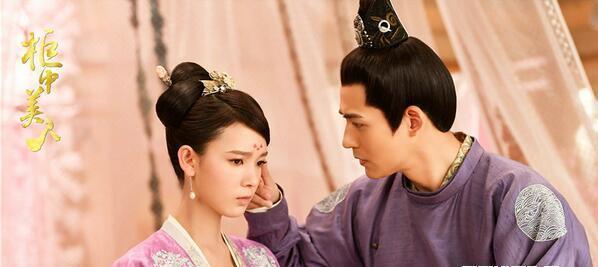 柜中美人：陈瑶古装造型美出天际，而女主的黄脸婆加兔牙造型超丑