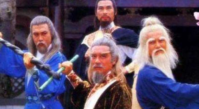 妈妈没参加郭碧婷婚礼，爸爸表情冷淡，郭碧婷浑身珠宝超千万