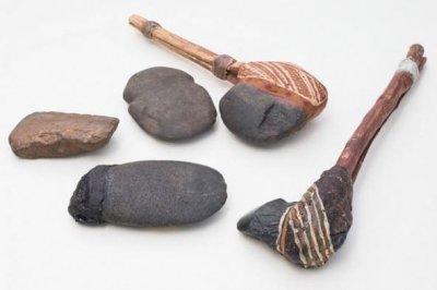 ​世界上最古老的斧头，距今有49000年