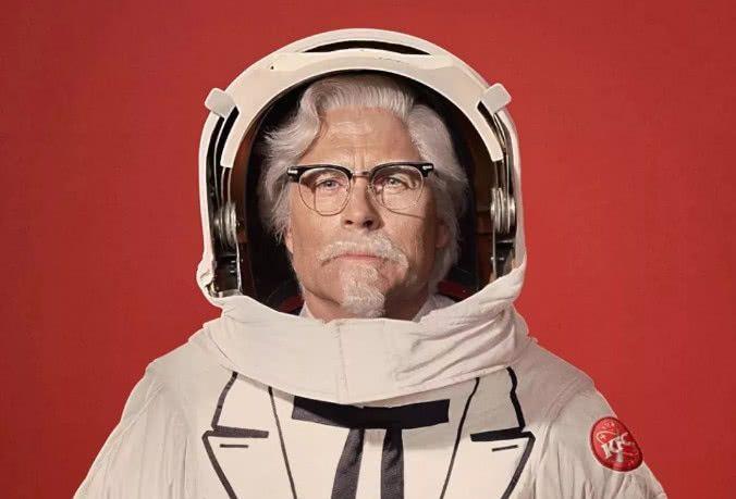 肯德基爷爷换造型，新版造型酷似彭于晏，转眼就成偶像派