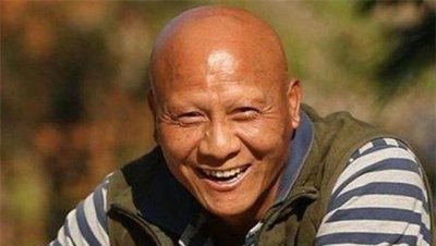 ​总是演“坏蛋”的计春华，却娶了《还珠格格》中漂亮的她