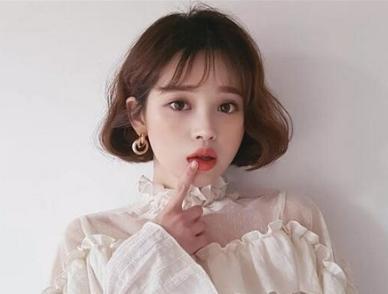 这4款“内扣短发”火了，适合圆脸女生，超级显瘦！