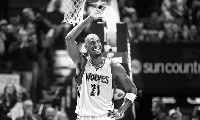 年轻人不懂系列，狼王加内特史上全能大中锋，NBA不一样的传奇