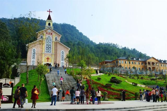 四川这座蕴藏欧美风情的小镇，周末免费对外开放，离成都很近