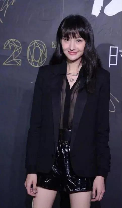 同为张翰前任，郑爽古力娜扎罕见同台，差距不是一般大