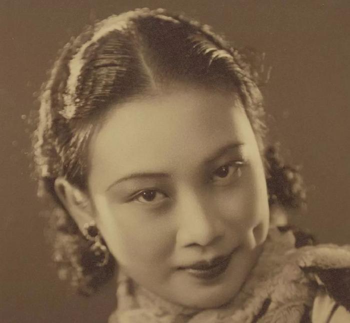 民国美女胡蝶的悲情人生：被少帅倾慕，被戴笠幽禁3年！