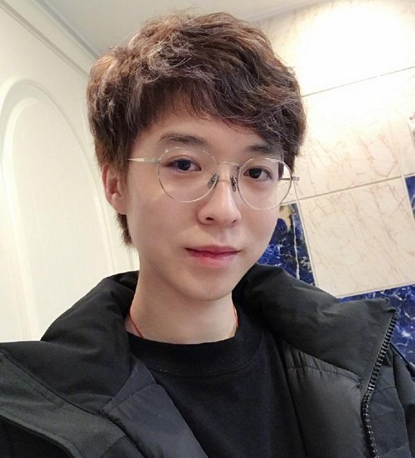 主播嗨氏不直播原因曝光,欠钱不还被列为老赖? 网友:比蛇哥还惨