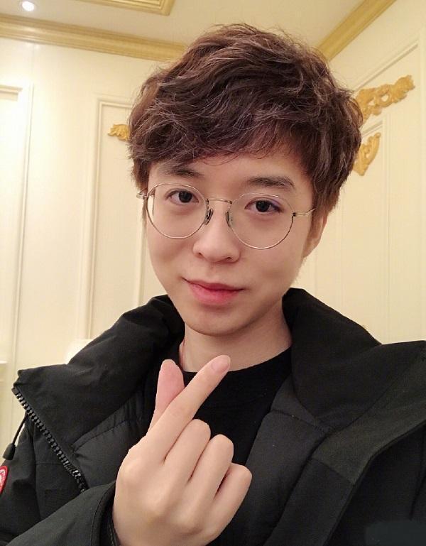 主播嗨氏不直播原因曝光,欠钱不还被列为老赖? 网友:比蛇哥还惨