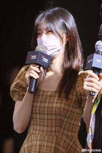 ​Rookie女友小钰化身仙女解说！高情商回应“榨汁机”黑称