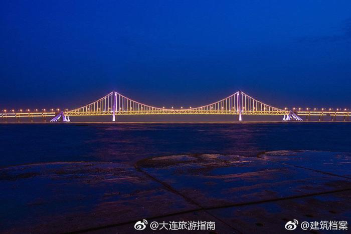 大连星海湾大桥全长6公里，主桥长820米，主桥主跨460米，边跨180米