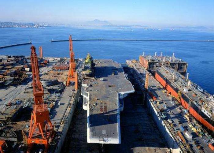 大连造船厂究竟隐藏了多大实力？不仅仅造航母这么简单，你别不信