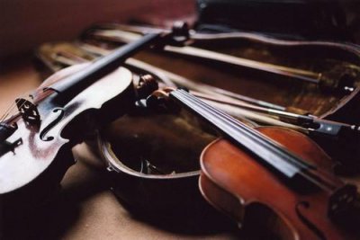 ​世界上最小的小提琴，长3.8厘米售价1000英镑