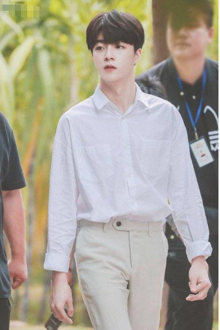 ninepercen家境差距太大？范丞丞星二代，黄明昊富二代，他却打工