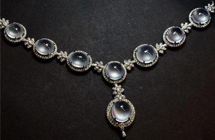 恋爱中 十二星座有多舍得为另一半花钱？天蝎：满足你的一切