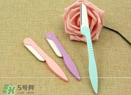 修眉刀怎么用？修眉刀使用方法图解