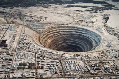 ​据说埃及金字塔经历了六个已经被毁灭的超级文明