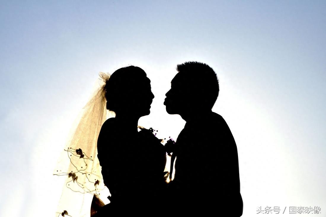 一组新人唯美人物剪影图亮瞎眼、浪漫的情侣在夕阳下温馨如画