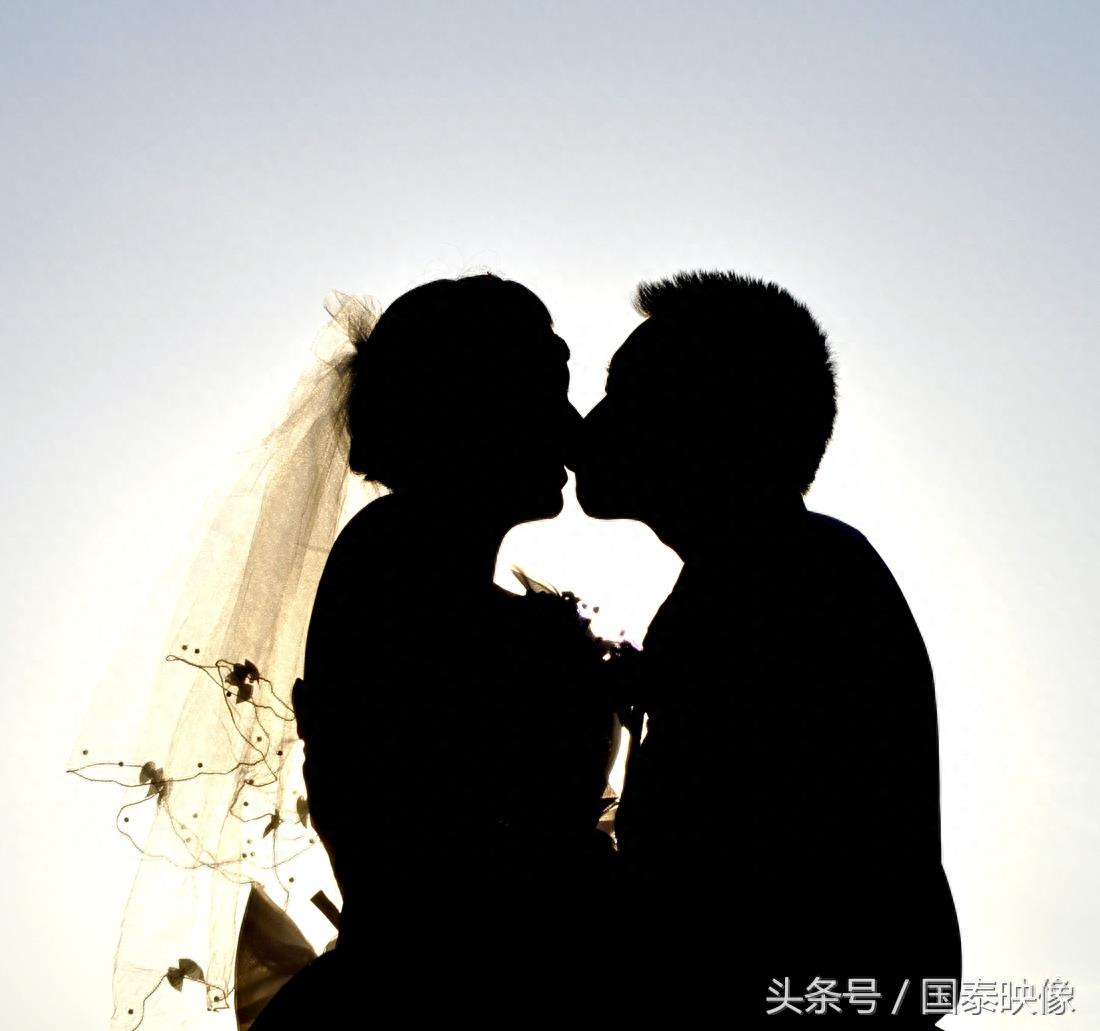 一组新人唯美人物剪影图亮瞎眼、浪漫的情侣在夕阳下温馨如画