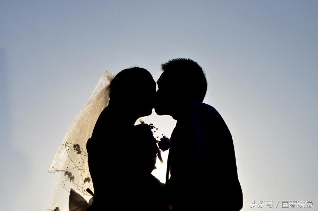 一组新人唯美人物剪影图亮瞎眼、浪漫的情侣在夕阳下温馨如画