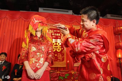 ​徐州婚俗：为何要请媒人吃大鲤鱼？