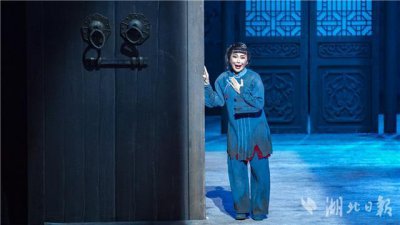 ​荆州花鼓戏《红荷》演绎革命传奇故事