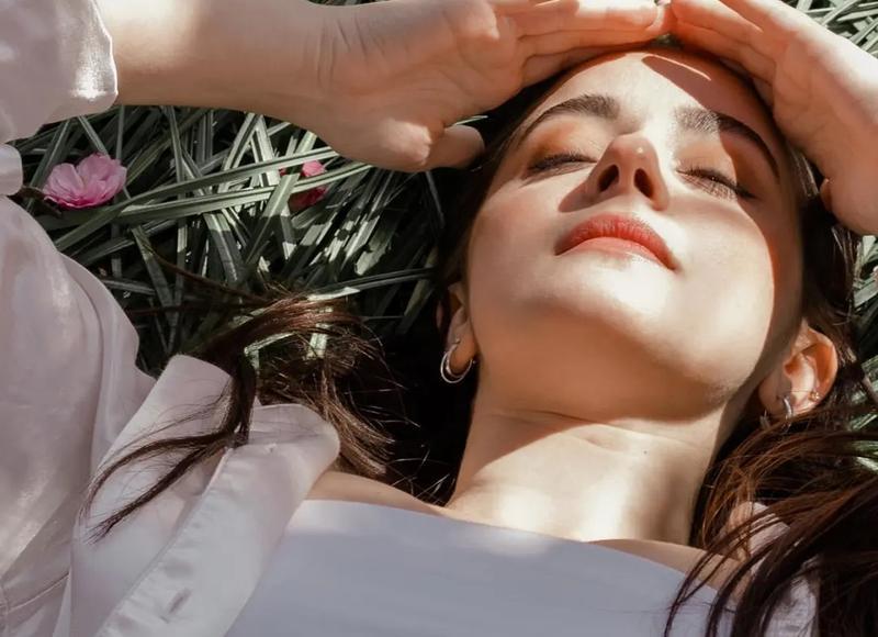 性格内向找不到女朋友，该怎么办？