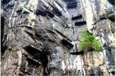 ​好想你mv有人坠楼到底是灵异事件 还是后期剪辑