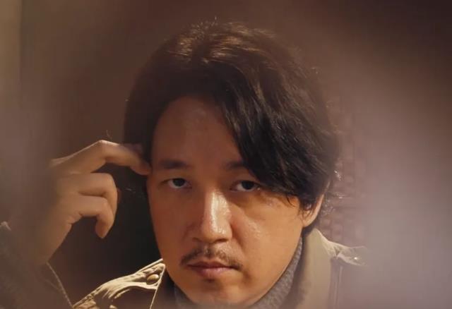 潘粤明手绘漫画谴责佩洛西，称其打扰了世界和平，这种人无耻至极